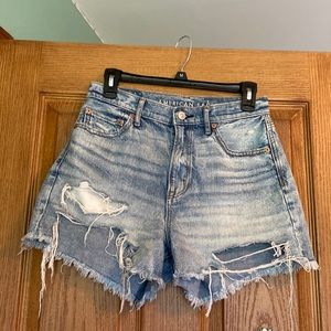 Adorable ripped Jean shorts